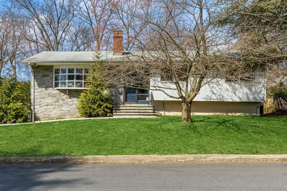 Cresskill, New Jersey, United States 1 - 17053444
