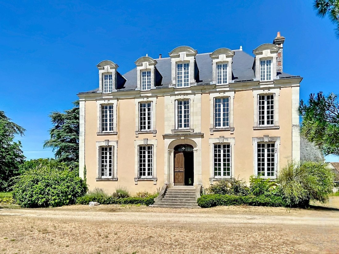House in Baugé-en-Anjou, Pays de la Loire, France 2 - 16479981