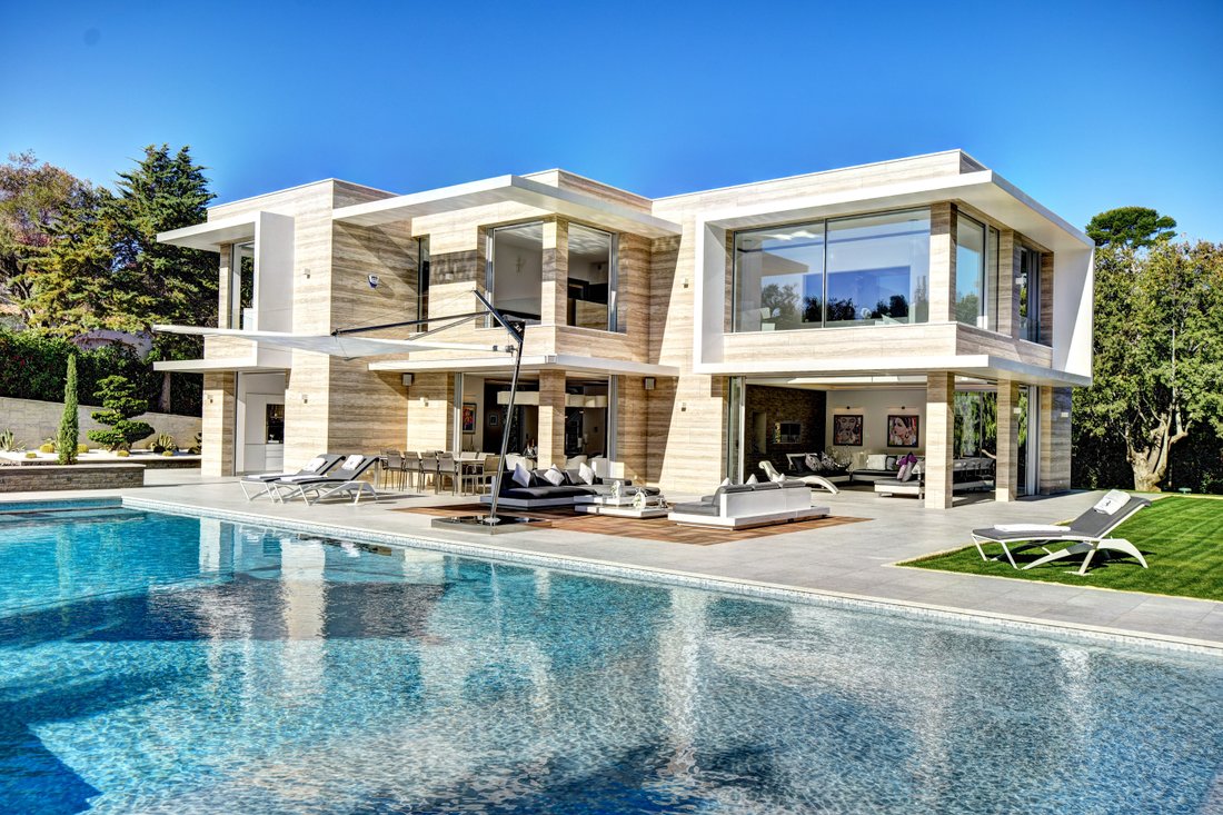 Villa in Antibes, Provence-Alpes-Côte d'Azur, France 1 - 17053887