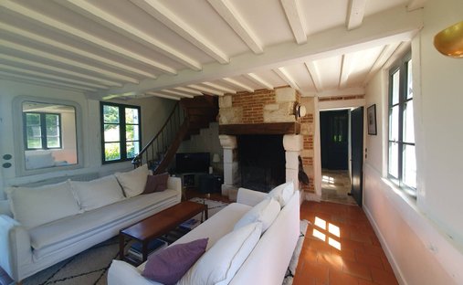 For Sale – Press House In A Peaceful Environment Near Pont L'evêque 14130