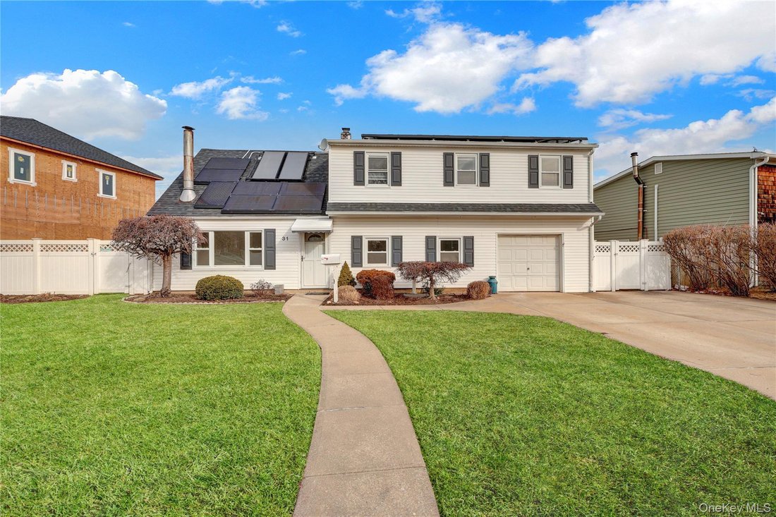 House in Levittown, New York, United States 2 - 17049980