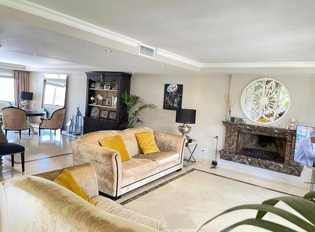 Villa in Cancelada, Estepona, Andalusia 2 - 17050451