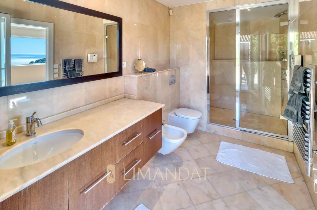 Villa in Èze, Provence-Alpes-Côte d'Azur, France 5 - 15024509
