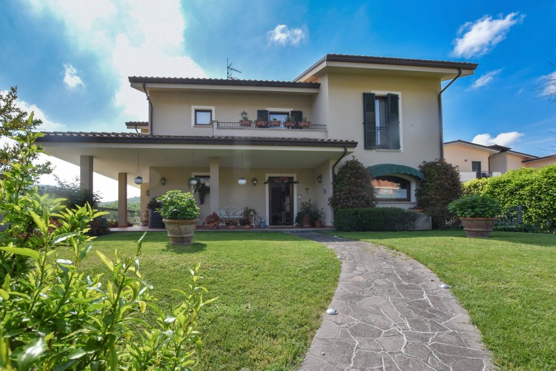 Villa in Monterubbiano, Marche, Italy 1 - 15586454