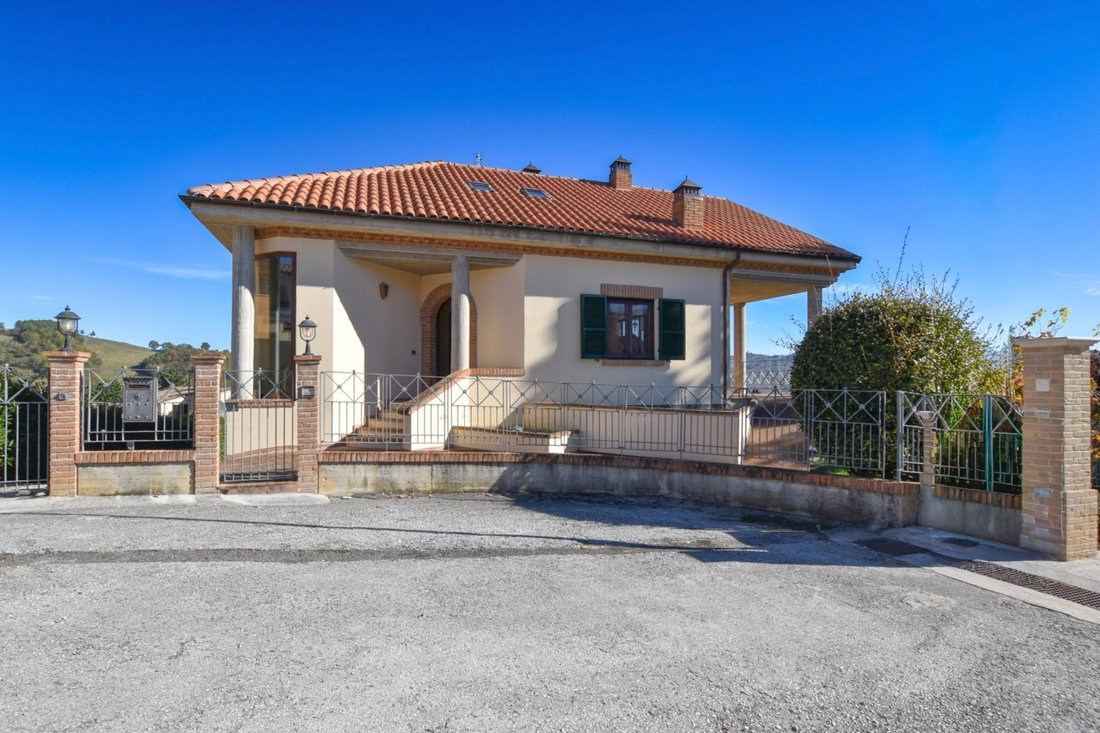 Apartment in Amandola, Marche, Italy 4 - 16713609