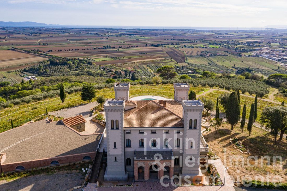 Castle in Filzi - Shangay, Livorno, Tuscany 4 - 17060375