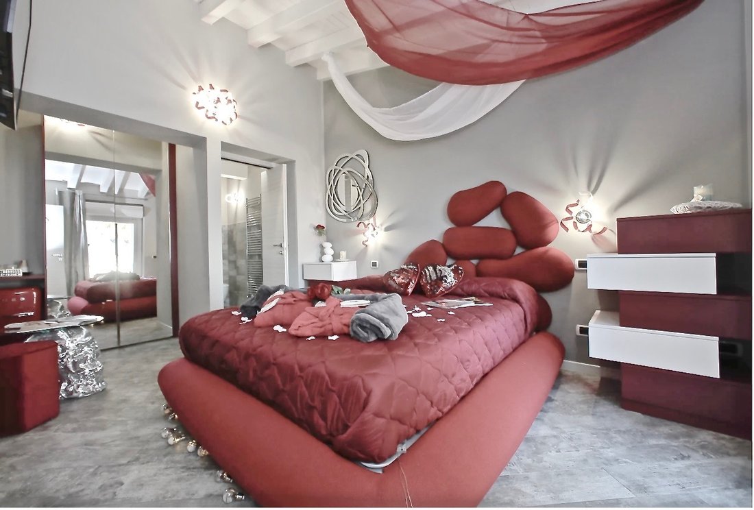 Villa in Desenzanino, Desenzano del Garda, Lombardy 2 - 17060860