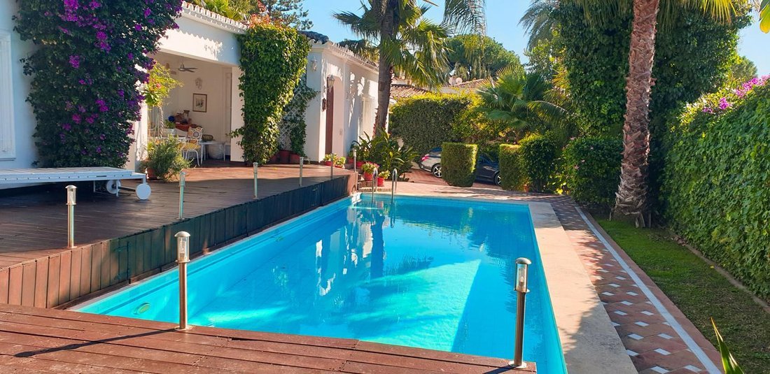 Villa in Guadalmina Alta, San Pedro de Alcantara, Spain 3 - 15325072