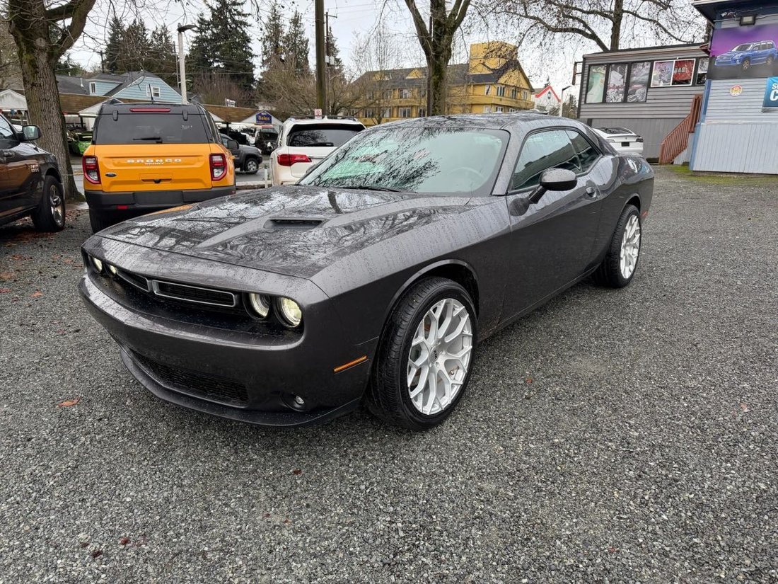 Coupe in Seattle, WA, United States 2 - 17060805