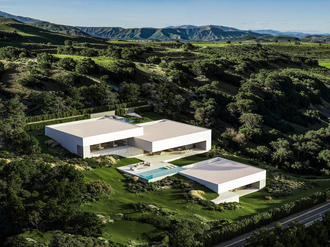Villa in Sotogrande, San Roque, Andalusia 1 - 16048161