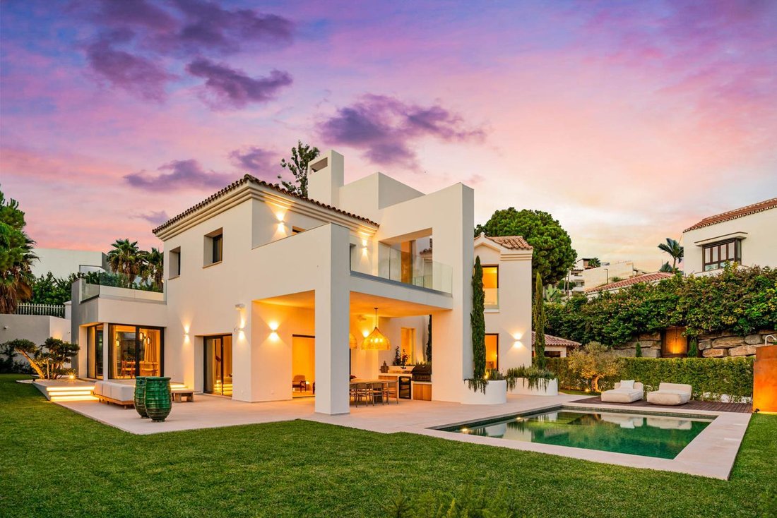 Villa in Benahavis, Andalusia, Spain 1 - 16209611