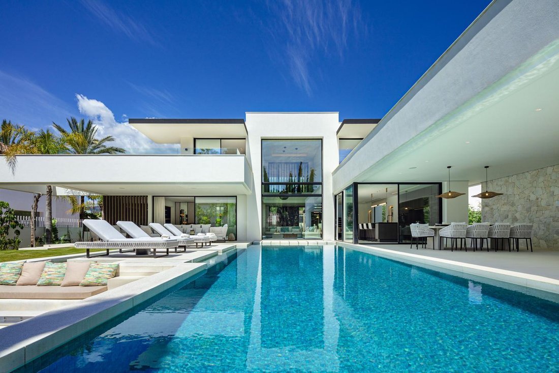 Villa in Nueva Andalucia, Marbella, Spain 1 - 15738098