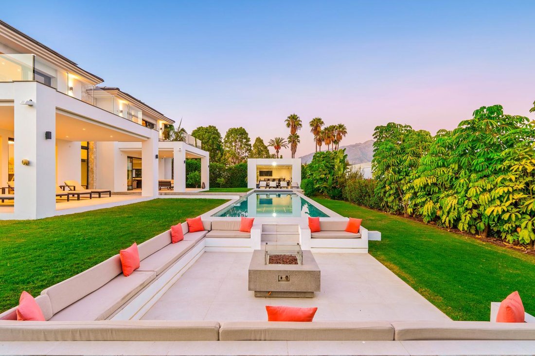 Villa in La Quinta, Benahavis, Andalusia 2 - 16711652