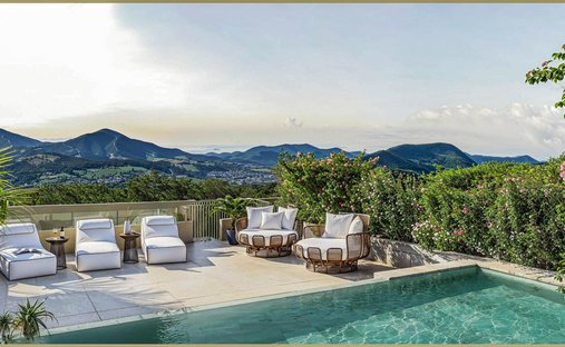 Penthouse in Estepona, Andalusia, Spain 1