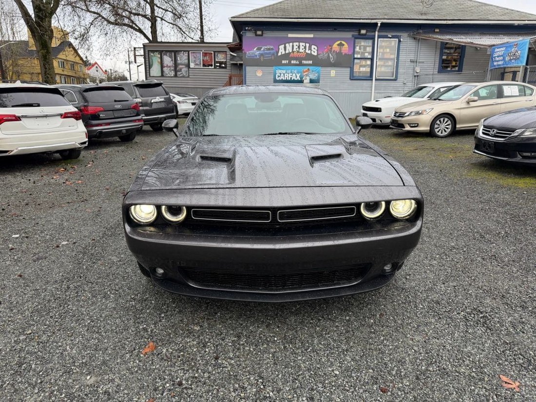 Coupe in Seattle, WA, United States 3 - 17060805