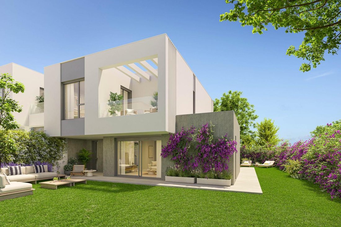 Villa in Elviria-Cabopino, Marbella, Spain 1 - 15899825