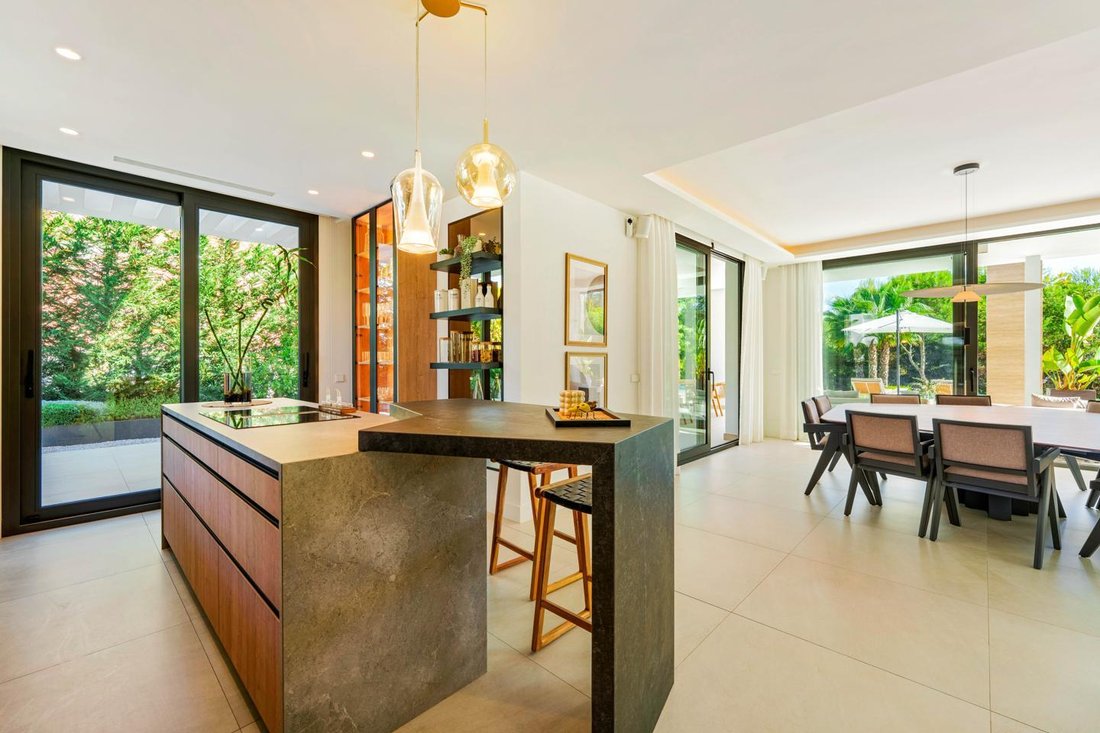 Villa in Marbella, Andalusia, Spain 5 - 15468581