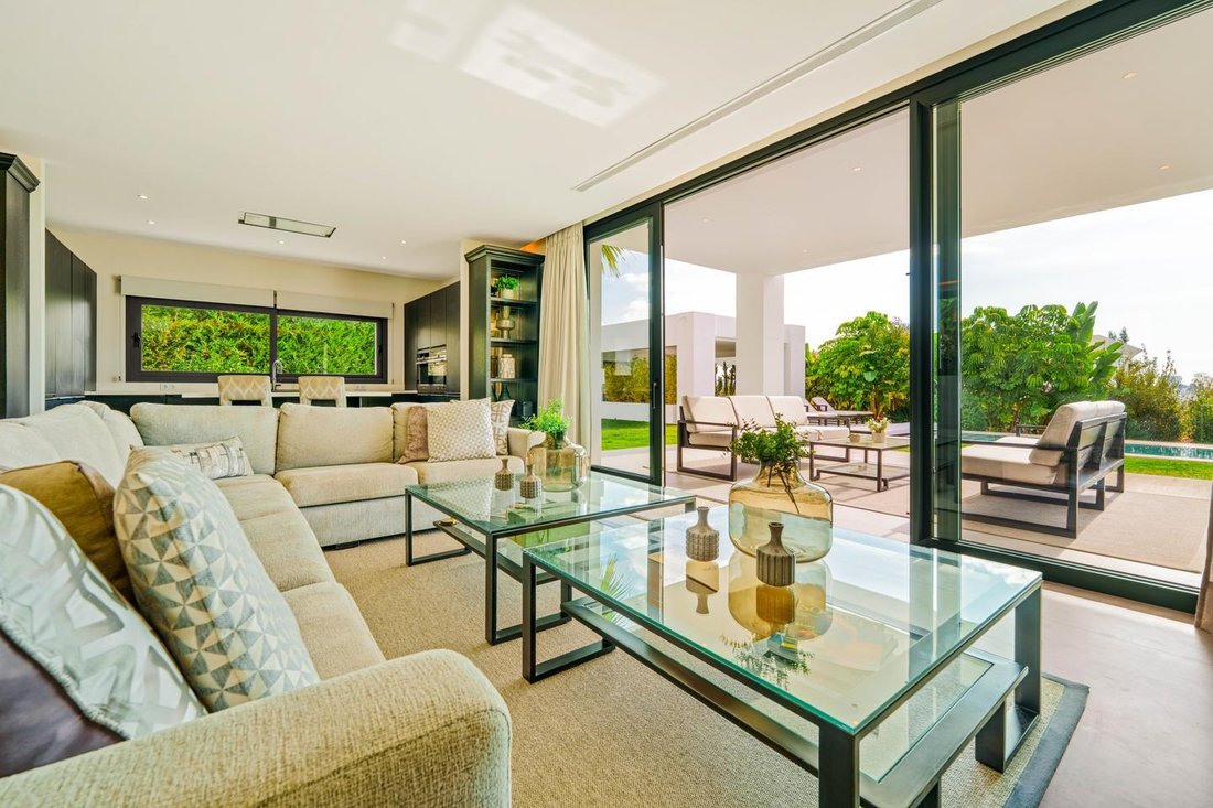 Villa in La Quinta, Benahavis, Andalusia 4 - 16711652