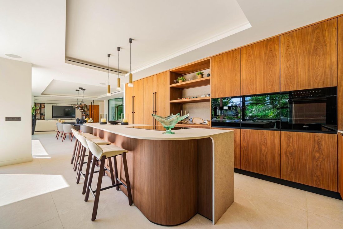 Villa in Elviria-Cabopino, Marbella, Spain 4 - 16215620