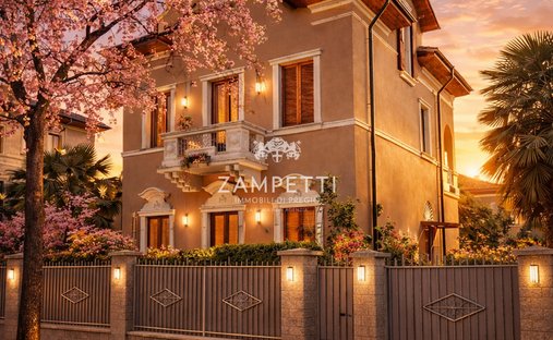 Villa in Argonne - Corsica Area, Milan, Italy 1