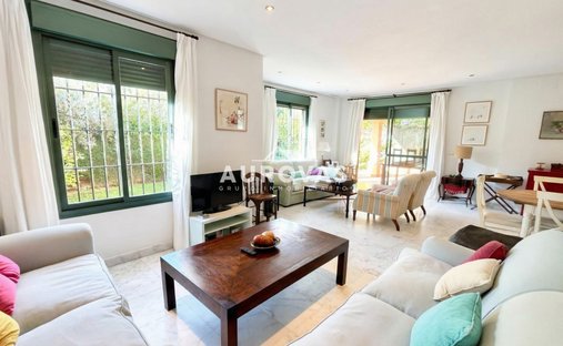 Chalet in El Puerto de Santa María, Andalusia, Spain 1
