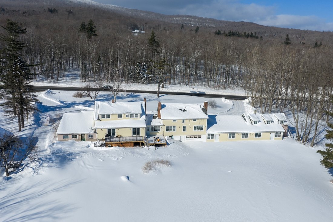 2759 Vt Route 11 In Peru, Vermont, United States For Sale (17061225)