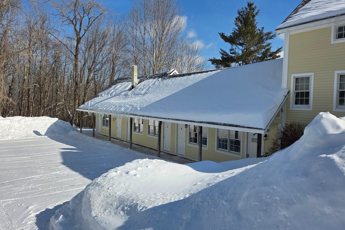 2759 Vt Route 11 In Peru, Vermont, United States For Sale (17061225)
