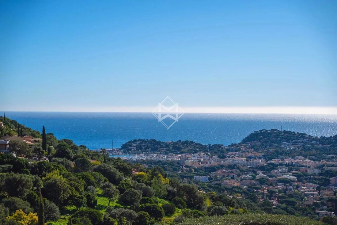 Villa in Nord, Cavalaire-sur-Mer, France 4 - 17063976