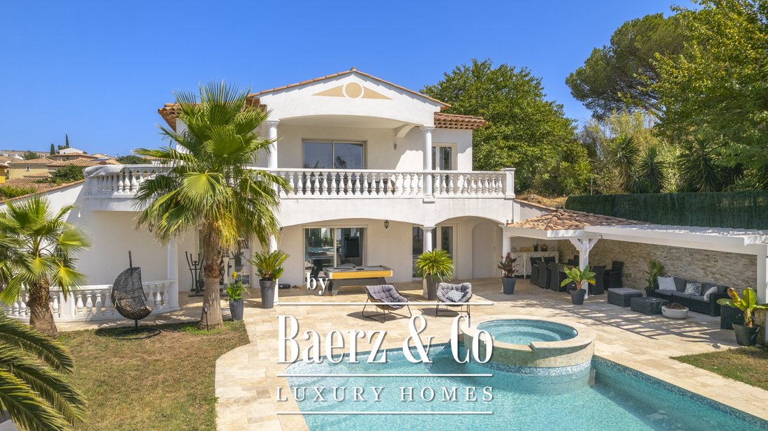 Villa in Centre Ville, Frejus, France 3 - 17061841