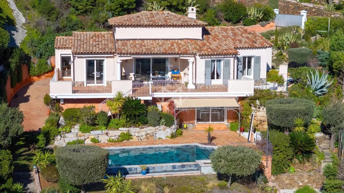 Villa in Nord, Cavalaire-sur-Mer, France 3 - 17063976