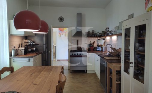 Provencal Farmhouse Of 277m² With Swimming Pool On Land Of Almost 2ha