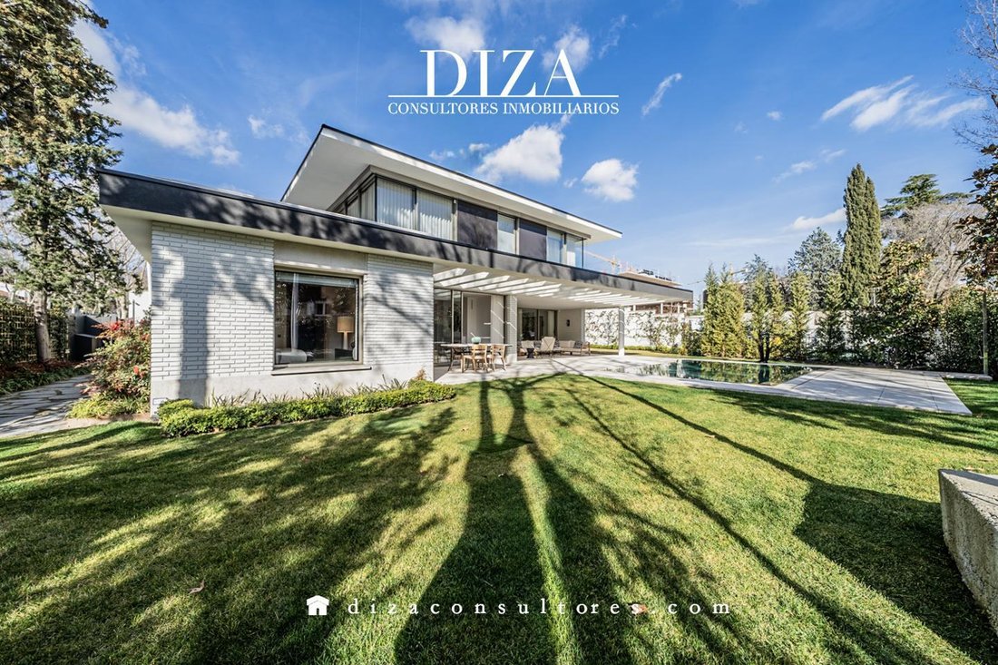 Villa in Moncloa-Aravaca, Madrid, Spain 2 - 15290261