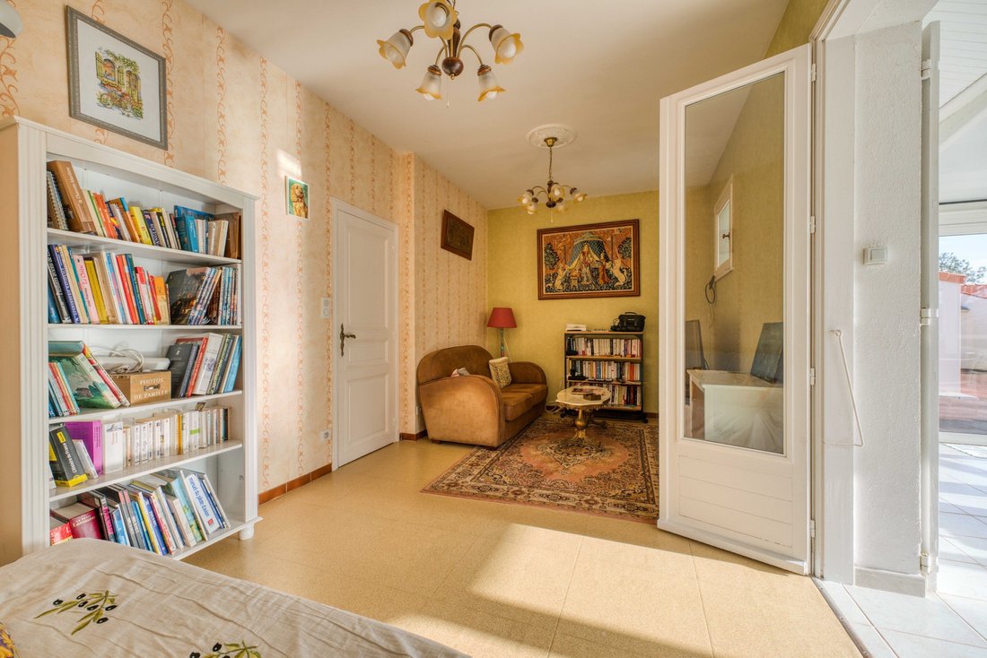 House in Le Chateau-d'Oleron, Nouvelle-Aquitaine, France 5 - 16496330