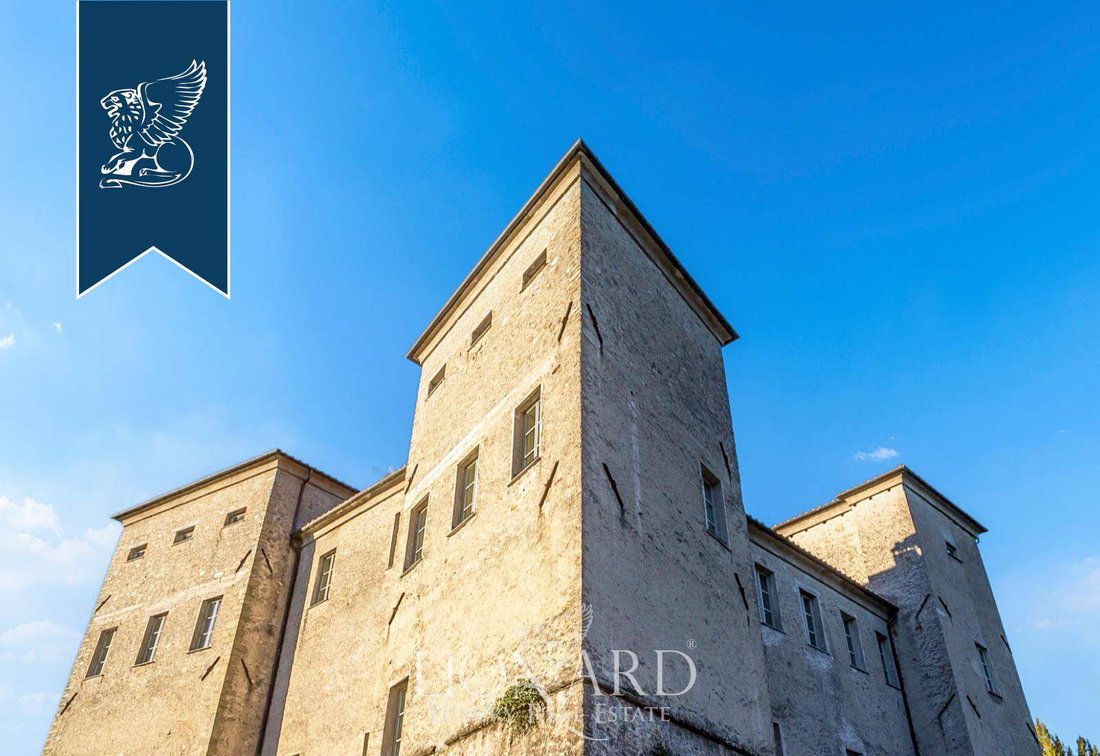 Castle in Licciana Nardi, Tuscany, Italy 4 - 10918706