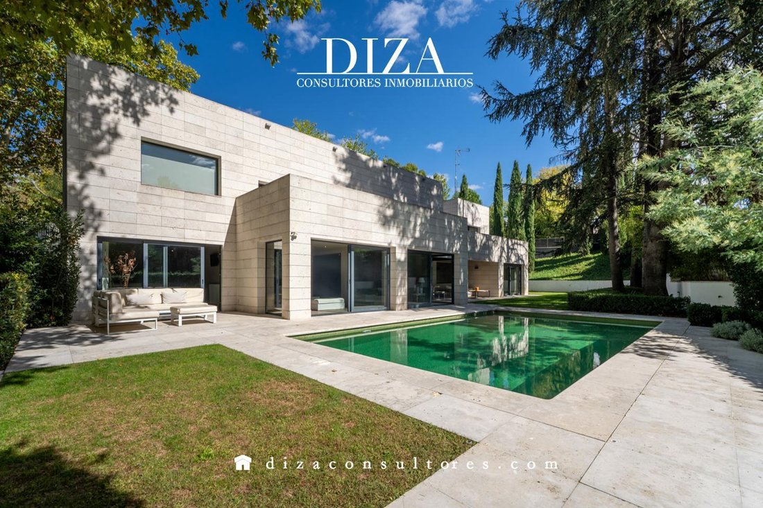 Villa in Moncloa-Aravaca, Madrid, Spain 1 - 14825218