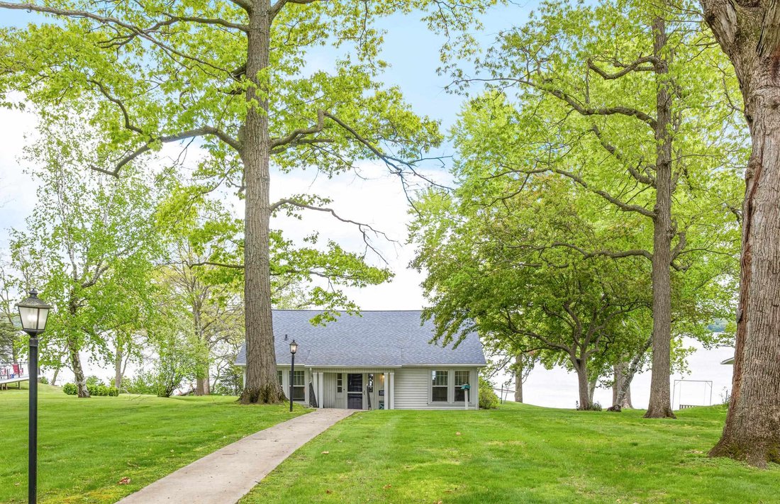 House in Green Lake, Wisconsin, United States 3 - 17065362