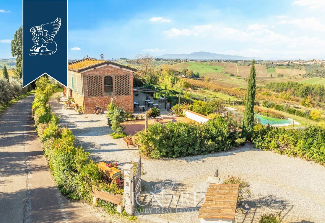 Villa in Center, Cerreto Guidi, Tuscany 2 - 17064377