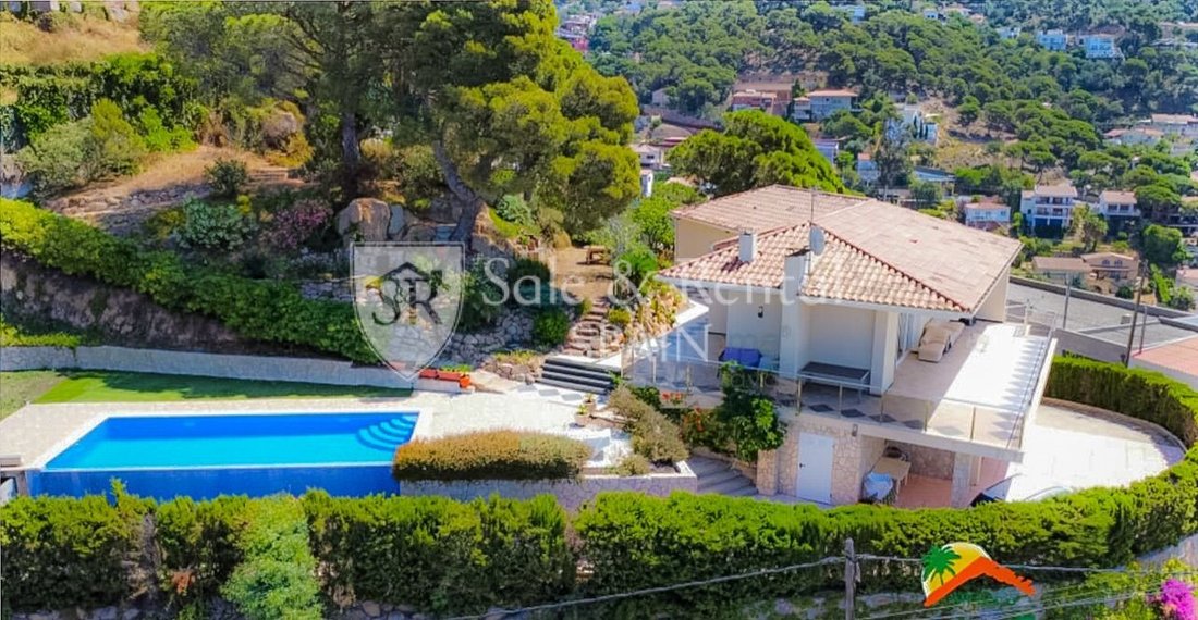 Chalet in Lloret de Mar, Catalonia, Spain 1 - 16965322