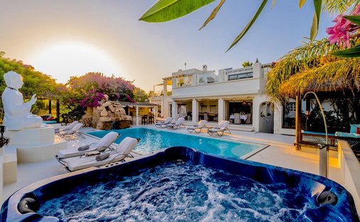 Villa in Cap Martinet, Santa Eularia des Riu, Balearic Islands 1