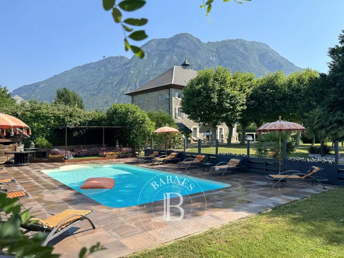Estate in Francin, Porte-de-Savoie, France 4 - 17061913