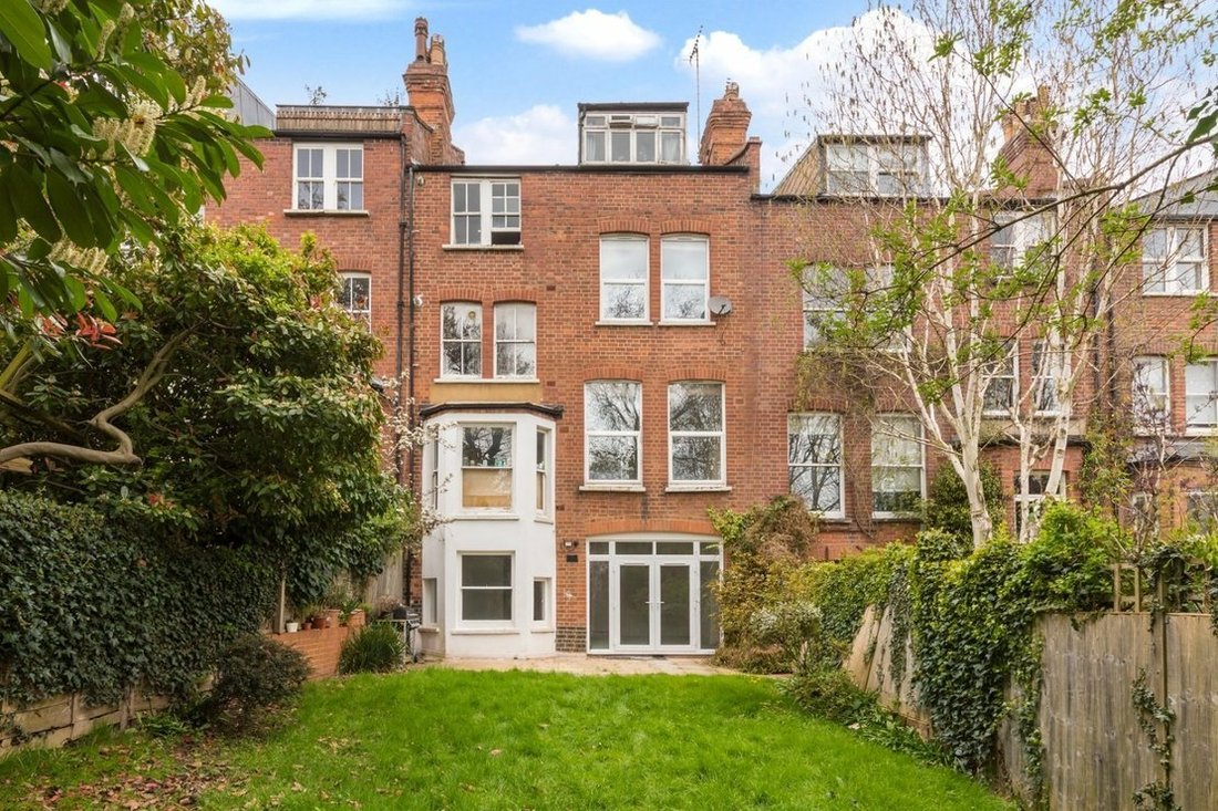 House in Holly Village, Haringey, England 2 - 16917025
