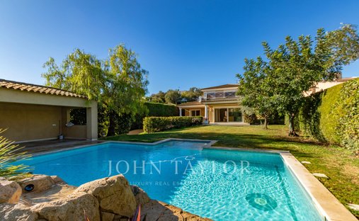 Villa in La Constance-Le Puy, Antibes, France 1