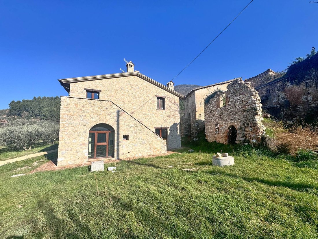 Casa de Campo en Spello, Umbría, Italia 3 - 17065186