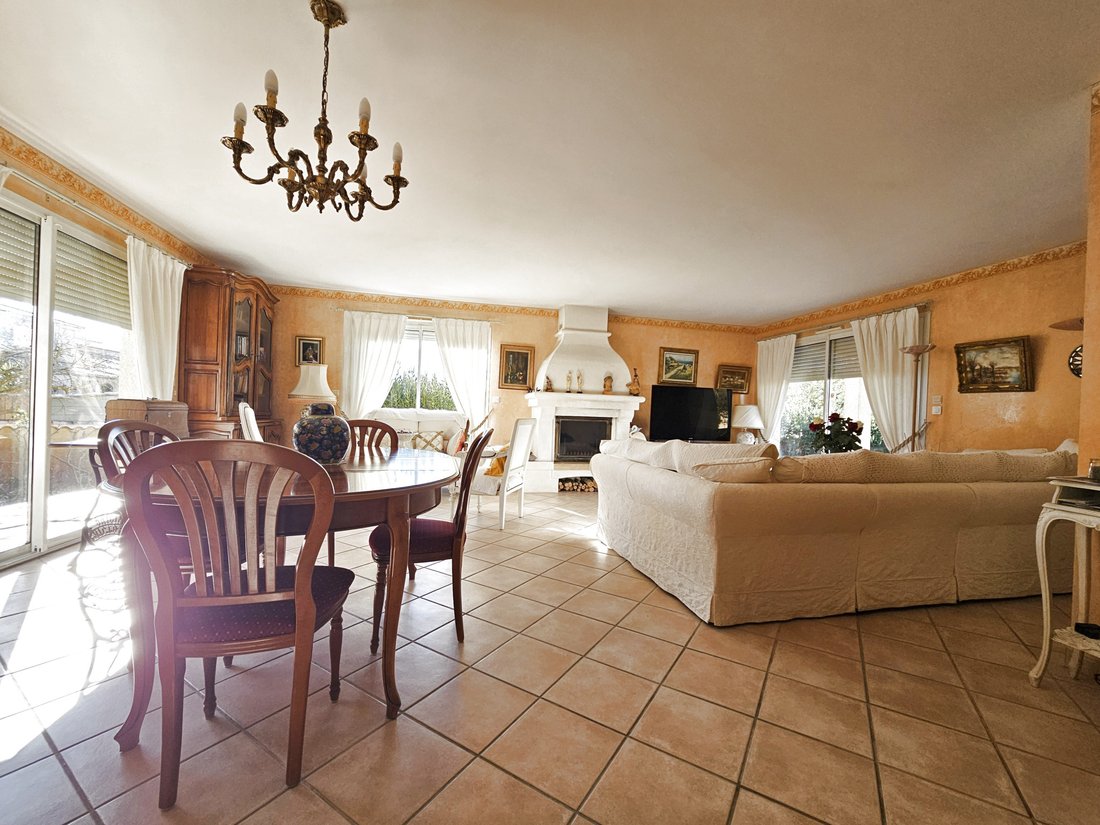 House in Centre Ville, Aigues-Mortes, France 3 - 17064074