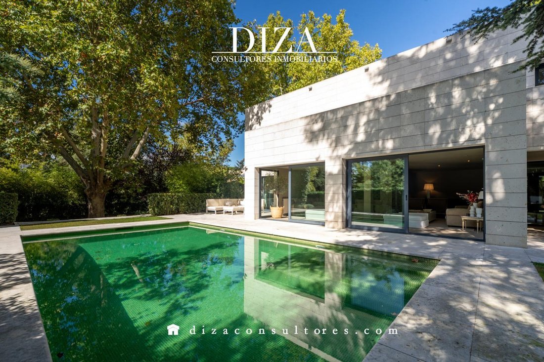 Villa in Moncloa-Aravaca, Madrid, Spain 2 - 14825218