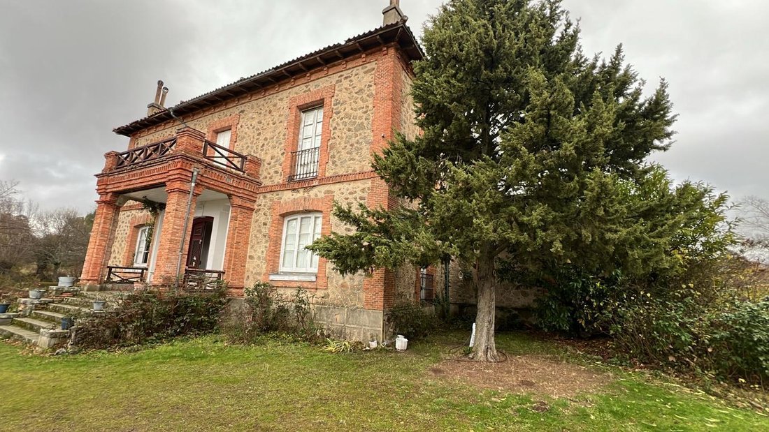 Villa in Navas de Riofrio, Castile and Leon, Spain 1 - 17003643