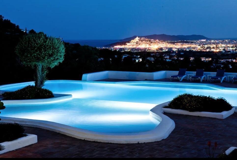 Villa in Santa Eularia des Riu, Balearic Islands, Spain 1 - 15884134