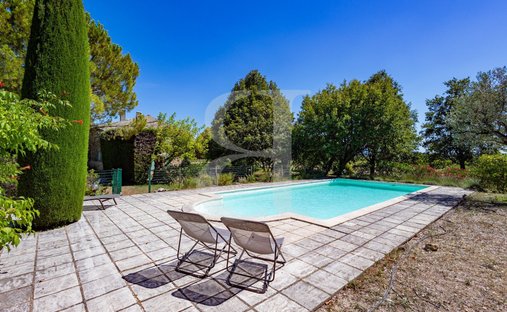 Provencal Farmhouse Of 277m² With Swimming Pool On Land Of Almost 2ha