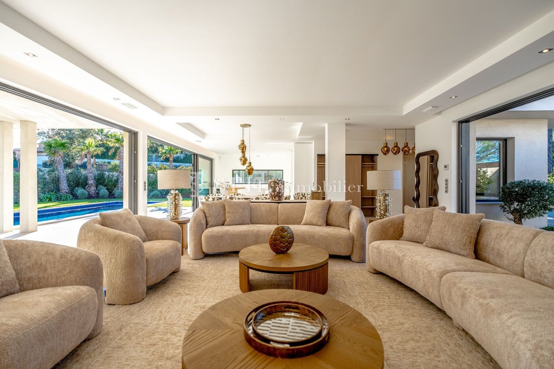 Villa in Ville-Les Saquedes-Le Bouillonnet, Sainte-Maxime, France 3 - 14343395