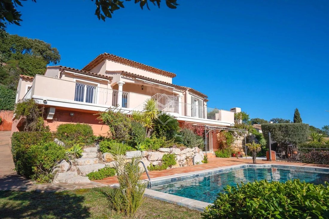 Villa in Nord, Cavalaire-sur-Mer, France 2 - 17063976